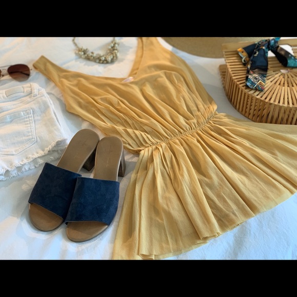 Flirty Summer Top - Picture 2 of 6